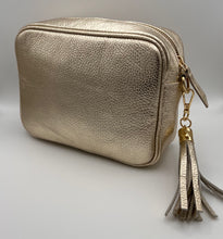 Load image into Gallery viewer, Leather 1 zip camera crossbody bag
