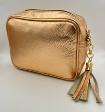 Load image into Gallery viewer, Leather 1 zip camera crossbody bag