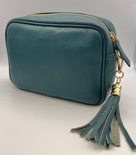 Load image into Gallery viewer, Leather 1 zip camera crossbody bag