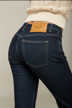 Load image into Gallery viewer, Toxik3 denim mom jeans