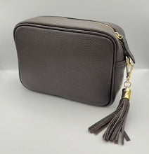 Load image into Gallery viewer, Leather 1 zip camera crossbody bag