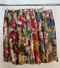 Load image into Gallery viewer, Flower print wide leg trouser
