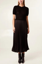 Load image into Gallery viewer, Short sleeve knitted pleated dress
