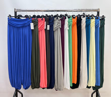 Load image into Gallery viewer, Plain balloon harem trouser
