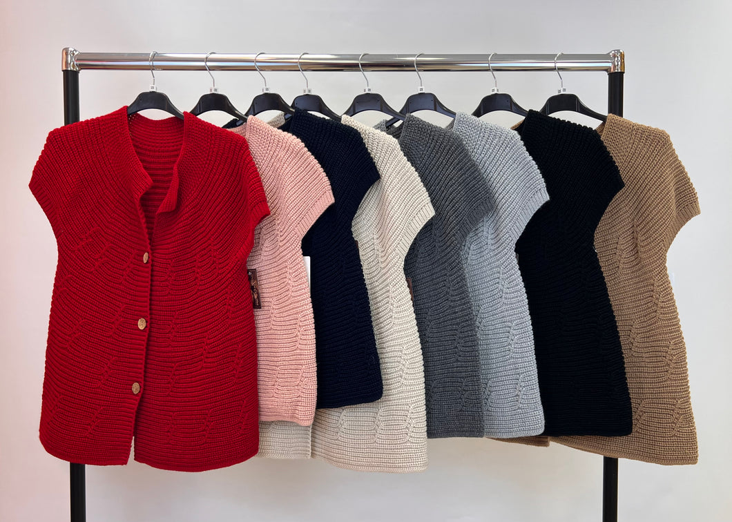 Short sleeve knitted cardigan