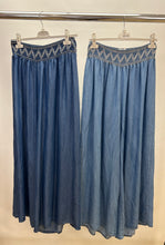 Load image into Gallery viewer, Denim embroidered wide leg trouser
