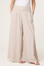 Load image into Gallery viewer, Printed wide leg trouser
