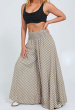 Load image into Gallery viewer, Circle print wide leg trouser
