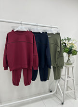 Load image into Gallery viewer, Round neck tracksuit

