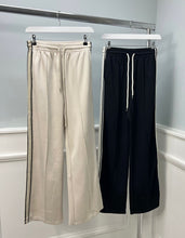 Load image into Gallery viewer, Yu &amp; Me side stripe joggers
