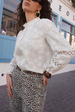 Load image into Gallery viewer, InApril 1986 cotton embroidered shirt
