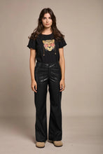 Load image into Gallery viewer, Toxik3 leather look pocket jeans
