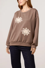 Load image into Gallery viewer, Daisy sweatshirt
