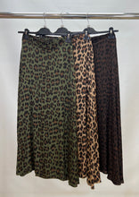 Load image into Gallery viewer, Satin leopard skirt
