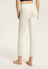 Load image into Gallery viewer, Melly two button stretch jeans
