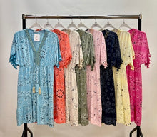 Load image into Gallery viewer, Printed tassel tunic
