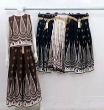 Load image into Gallery viewer, Cotton printed trousers
