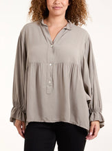 Load image into Gallery viewer, Jersey batwing blouse
