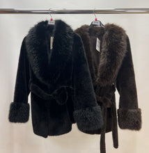 Load image into Gallery viewer, Teddy belt jacket
