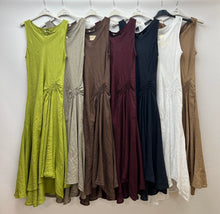 Load image into Gallery viewer, Linen pinched dress
