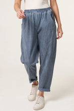 Load image into Gallery viewer, Stonewashed seam trouser
