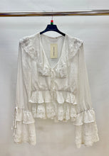 Load image into Gallery viewer, Lace detail top

