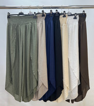 Load image into Gallery viewer, Plain split leg trouser

