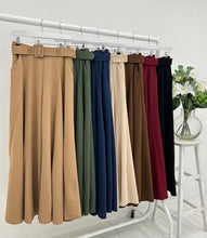 Load image into Gallery viewer, Wide leg trouser with belt
