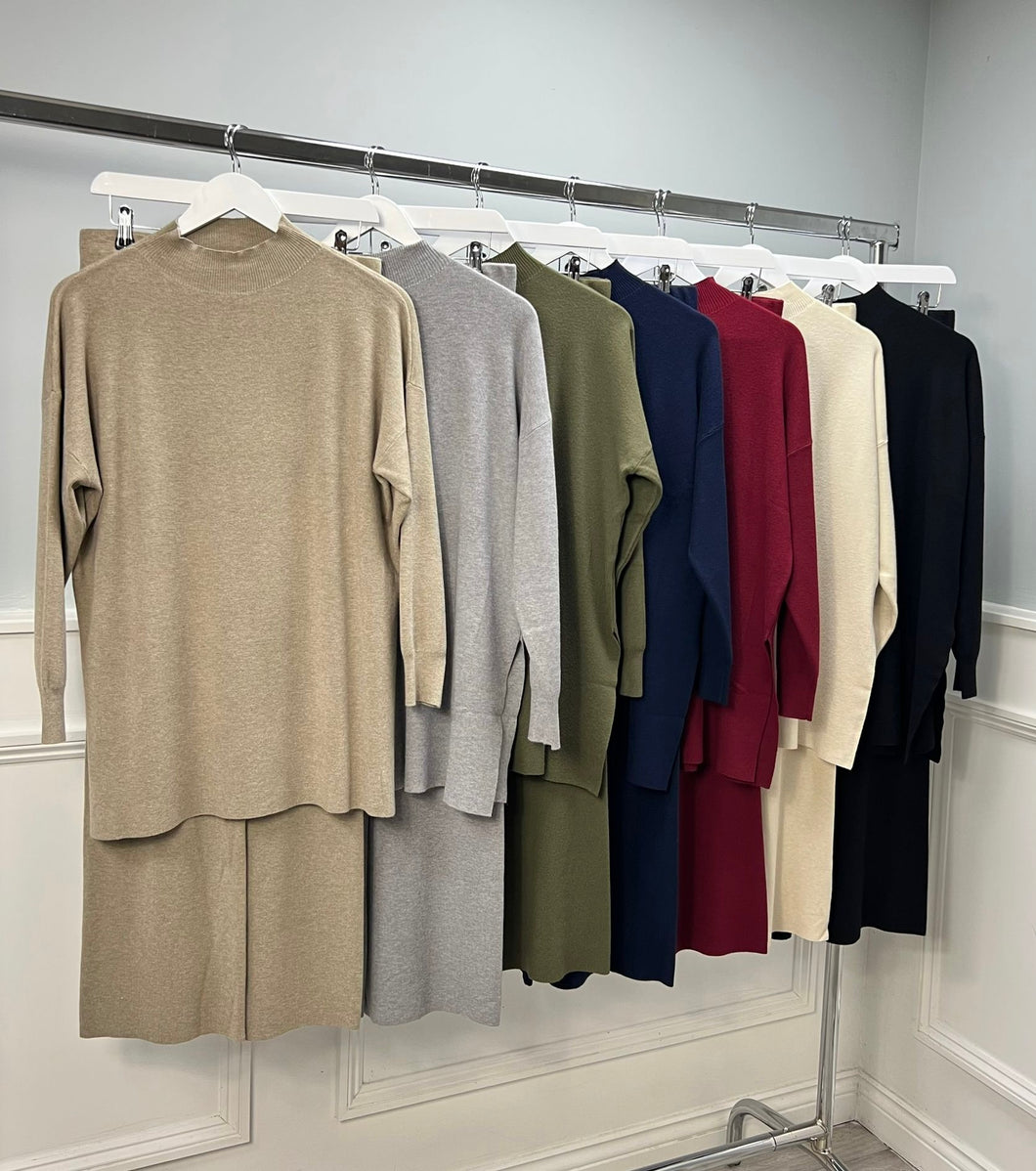 Voyelles soft knit high neck loungewear