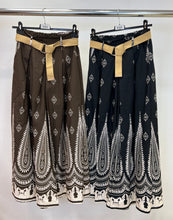 Load image into Gallery viewer, Cotton printed trousers
