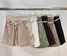 Load image into Gallery viewer, Square pocket belt shorts
