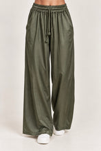 Load image into Gallery viewer, Amilla satin wide leg trouser
