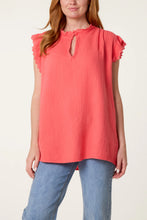 Load image into Gallery viewer, Cheesecloth sleeveless top
