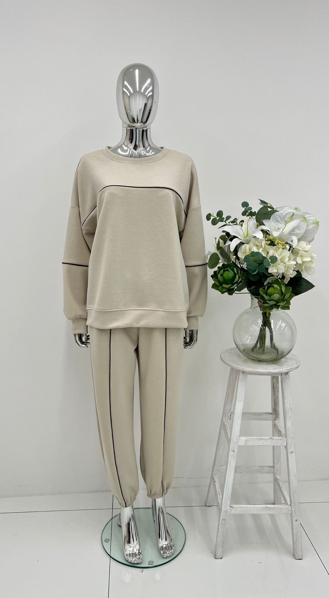 Round neck tracksuit