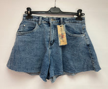 Load image into Gallery viewer, Melly denim wide leg shorts
