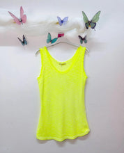 Load image into Gallery viewer, Stonewashed cotton frayed vest
