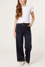 Load image into Gallery viewer, QED dark wash seam jeans
