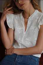 Load image into Gallery viewer, InApril 1986 cotton sleeveless top
