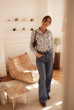 Load image into Gallery viewer, InApril 1986 cotton flower shirt
