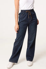 Load image into Gallery viewer, QED rhinestone stretch jeans

