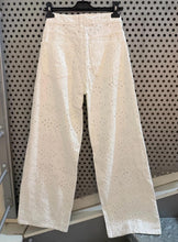 Load image into Gallery viewer, Melly broderie anglaise jeans
