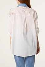 Load image into Gallery viewer, Denim detail flower embroidered shirt
