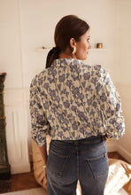 Load image into Gallery viewer, InApril 1986 cotton flower shirt
