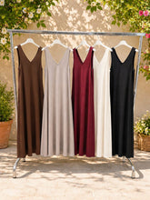 Load image into Gallery viewer, Plain satin sleeveless dress
