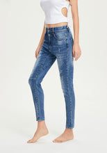 Load image into Gallery viewer, Melly denim two button jeans
