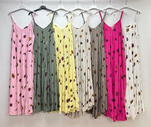 Load image into Gallery viewer, Polka dot strap dress
