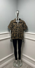 Load image into Gallery viewer, Leopard print zip gilet
