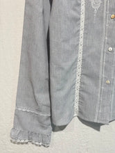 Load image into Gallery viewer, InApril 1986 cotton pinstripe embroidered shirt

