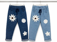 Load image into Gallery viewer, Denim flower jogger
