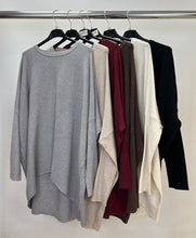 Load image into Gallery viewer, Soft knit ribbed shimmer jumper
